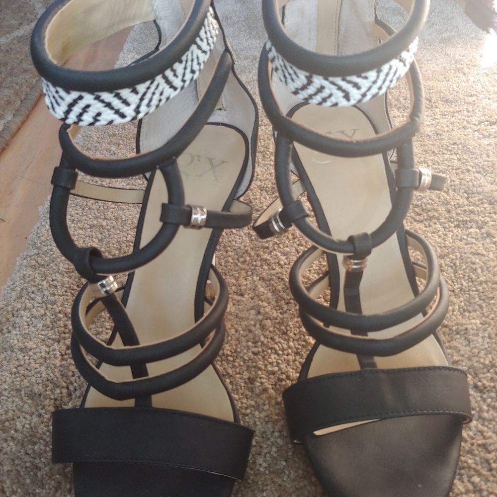 Gx bt Gwen Stafani super cute an sexy heels